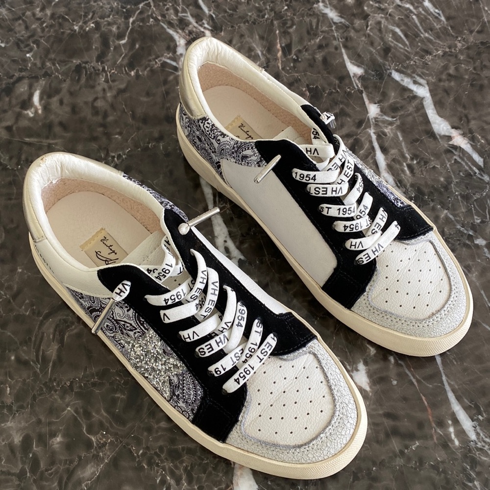 Vintage Havana sneakers size 6.5